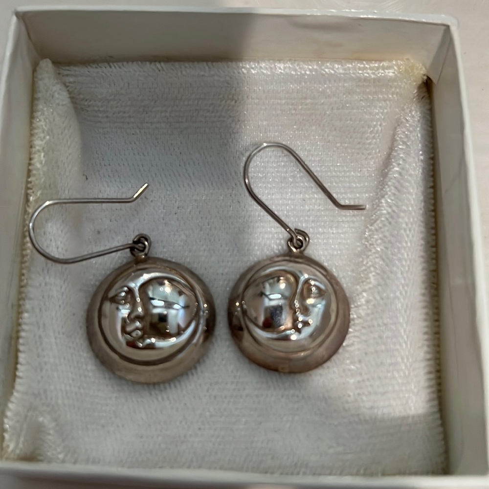 Sergio Bustamante moon 🌙 earrings